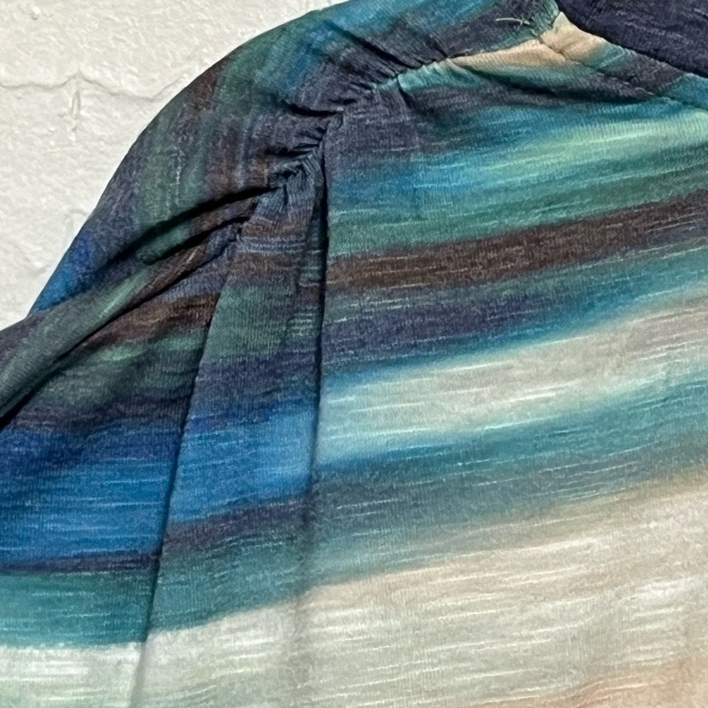 Democracy Blue and Cream Relaxed Graphic Cap SleeveTee - Picture 2 of 5